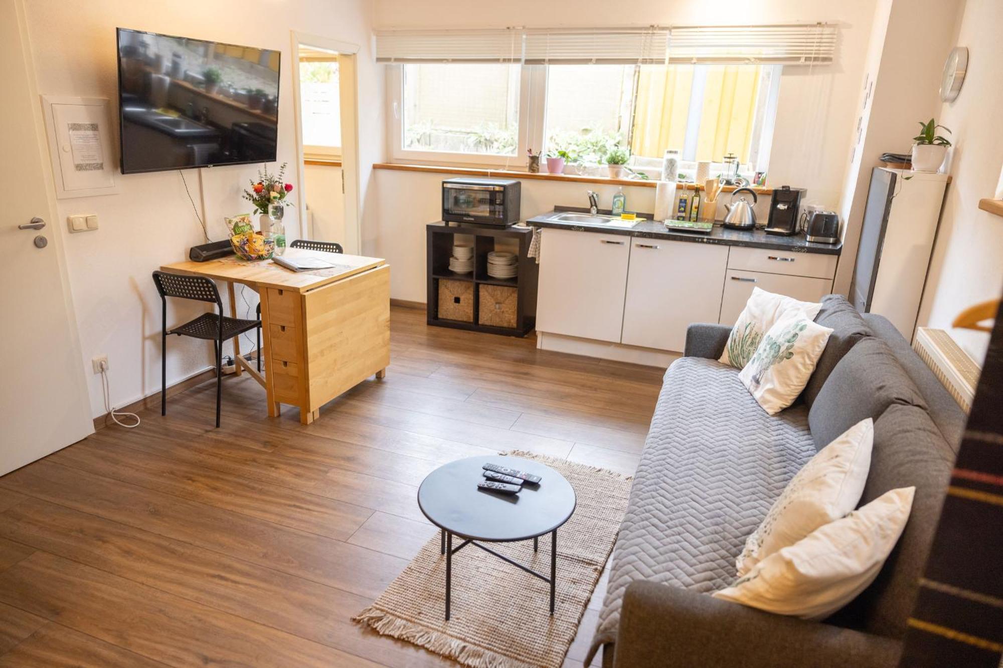 Ideal Fuer Kurze Aufenthalte - Gemuetliches 1-Zimmer-Apartment Adelsdorf 外观 照片