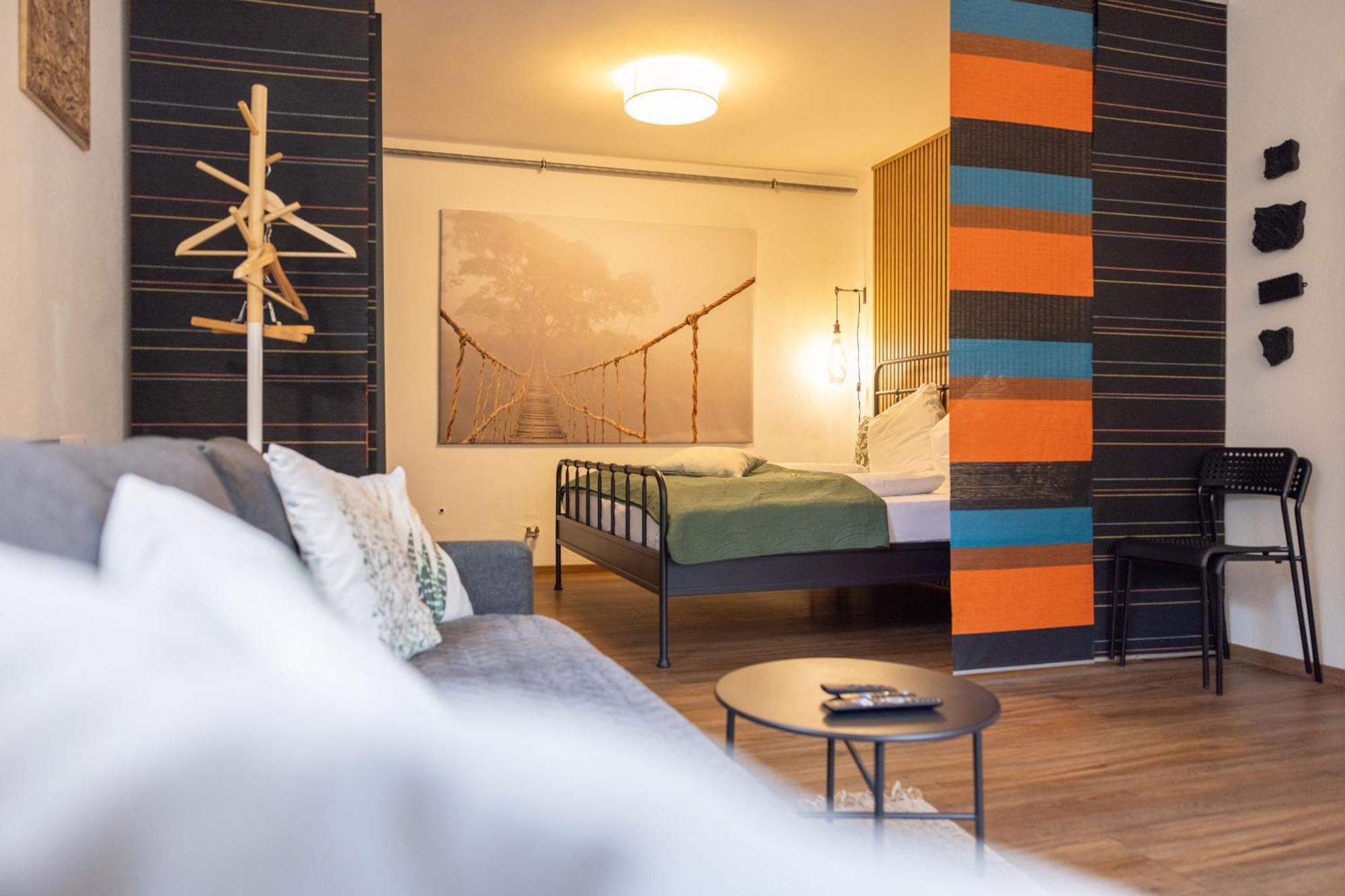 Ideal Fuer Kurze Aufenthalte - Gemuetliches 1-Zimmer-Apartment Adelsdorf 外观 照片